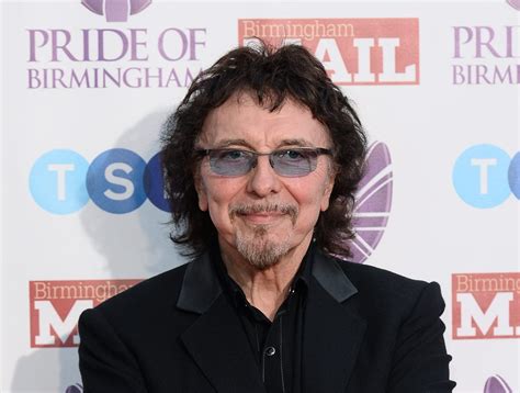 Tony Iommi on What Inspired Him to Play Guitar Again After His Shop ...