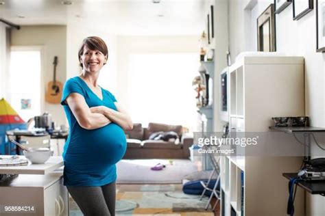 Older Woman Pregnant Photos Et Images De Collection Getty Images