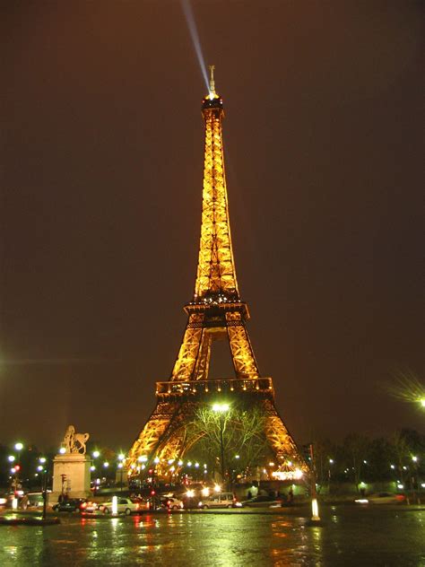 Rainy Night In Paris Rainy Night Eiffel Tower Tower