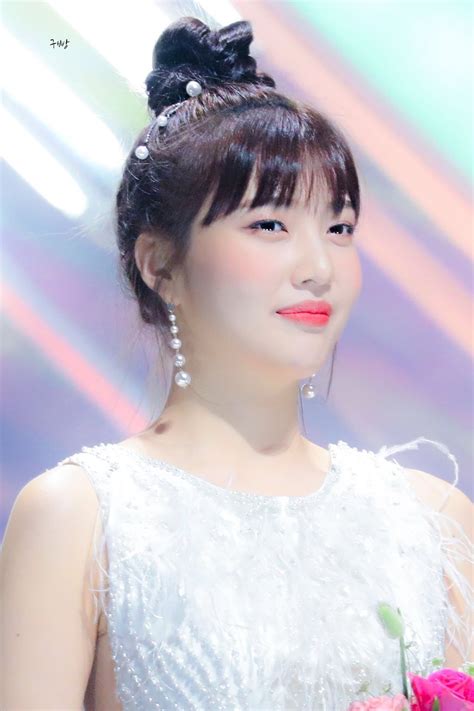+1 10.01 요즘 아프리카에서 1000따리 시청자 고정나오는 여캠. 레드벨벳 조이 미모 레전드 찍은 날 (스압)