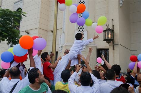 احكام صلاة العيد والاكل قبل صلاة العيد وزكاة الفطر كرتون للاطفال كرتون جميل جدا ومعلوماته قيمة للاطفال اتمنى ان يعجبكم وتعم الفائدة لاتنسوا الإشتراك في. صور| مظاهر عيد الأضحى في العالم الإسلامي | قناة الغد