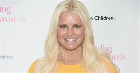 Jessica Simpsons Latest Pregnancy Photos Hilariously Show Shes So Over This Time In Her Life