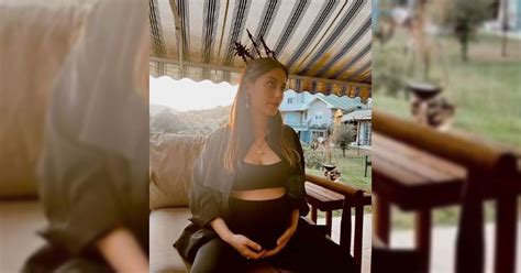 2 bebeğine hamile olan ünlü oyuncu Hazal Kaya
