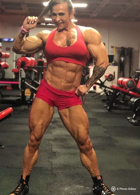 Pin By Joseph Bender On Body Building Chicka Muscular Women Muscle