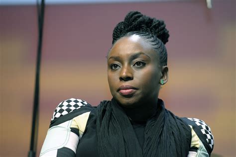 Portrait Chimamanda Ngozi Adichie Nigériane Féministe Noire Igbo