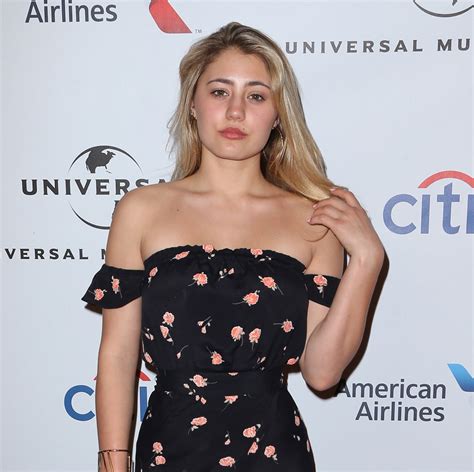 Youtuber Lia Marie Johnson Raises Concerns After Series Of Unsettling Live Streams With Creepy