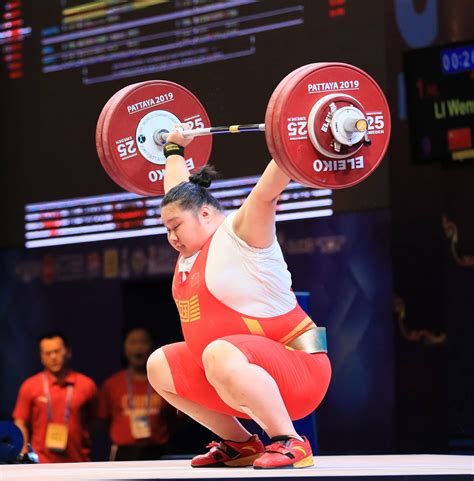 Similarly, li wenwen was born and raised by her chinese parents. 2019 World Weightlifting Chps. | Sportivny Press