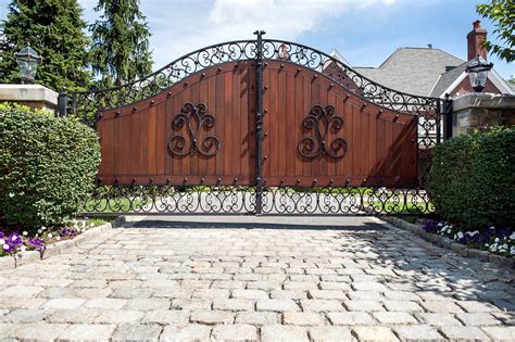 Download 31 Wooden Driveway Gate Design Ideas