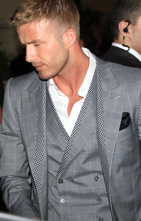 David Beckham Grey Suit Love His Hair Style Too メンズ スタイル メンズスーツ