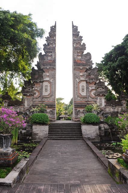 Candi Bentar Split Balinese Gate A Photo On Flickriver