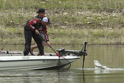 College Final Day On Bull Shoals Bassmaster