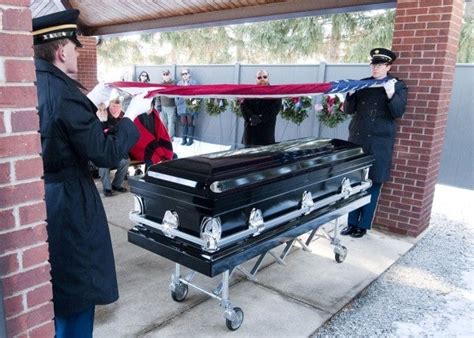 Hundreds Of Strangers Attend Funeral Of Korean War Veteran