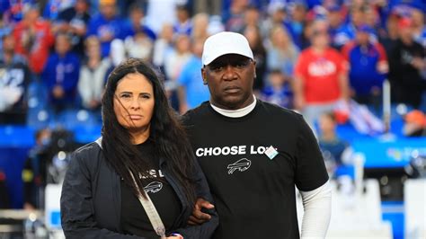 How Bills Fans Can Join Thurman And Patti Thomas In Giving Back This