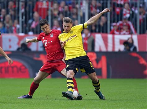 Bayern munich have denied reports that they have a deal in place for borussia dortmund striker robert lewandowski. Robert Lewandowski po raz kolejny upoluje Borussię ...