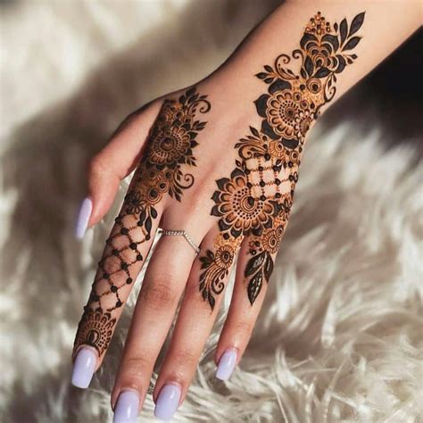 Simple Mehndi Designs 2021 To Give Yourself A Unique Touch Daily