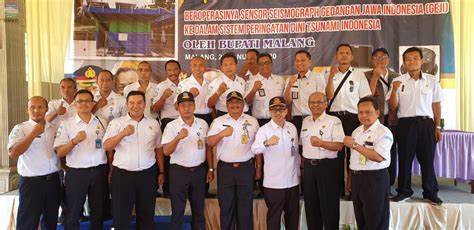 33, rt 55/ rw 08 desa ngijo kecamatan karangploso kabupaten malang propinsi jawa timur. Shelter dan Sensor Pemantau Gempabumi Gedangan Malang ...