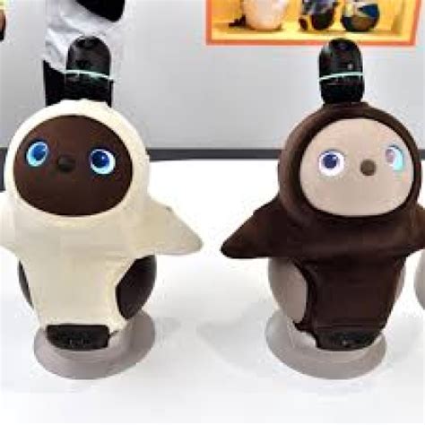 Japans Groove X Introduces A Cuddly Rolling Robot Lovot Industry