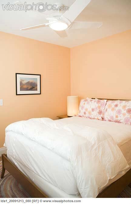 White And Peach Bedroom With Beach Scenery Accent Mural ♥ Peach