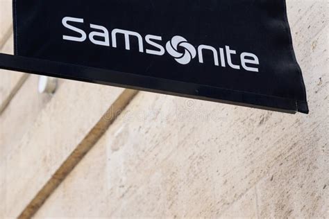Marca Samsonite Logo Y Texto Signo Frente De La Tienda De Maletas De