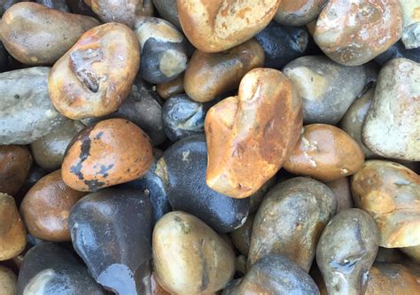 40-20mm Beach Pebbles | Westcrete