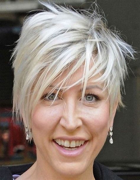 You can opt for bold color choices to make this hairstyle. Short Choppy Hairstyles for Women | Download choppy short ...