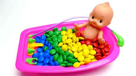 Ideal for a newborn, these infant bathtubs are smaller and fit inside or over a kitchen sink. Baby Doll M&M's Bathtub Play Game - YouTube
