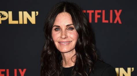 Courteney Cox S New Tv Show Reveals Release Date And It S Sooner Than