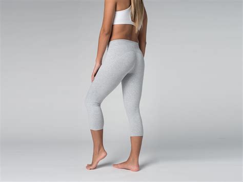 Pantalon de yoga Corsaire CAPRI 95 coton Bio et 5 Lycra Gris Perlé