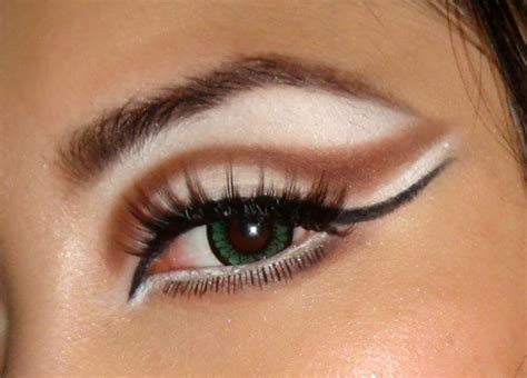 Check spelling or type a new query. Cat Eye Makeup