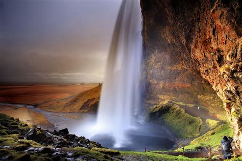 Waterfall Iceland Seljalandsfoss Rock People Wallpaper