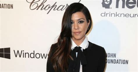 Kourtney Kardashian Awkwardly Blanks Interviewer Who Asks About Kim On Live Tv Beautie