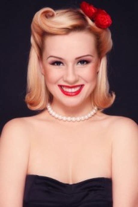 Pin up hairstyles are representative of the 1940s and 50s. 50s hairstyles for short hair
