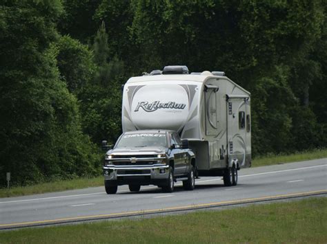 5 Best Fifth Wheels For Half Ton Trucks Mortons On The Move