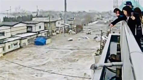 No Escape Nerve Racking Flood Traps Shocked People On Roof Japan