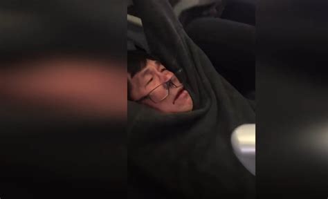 United Airlines Settles With Dr David Dao The Passenger Dragged From A Plane La Times