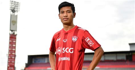 ศุภณัฏฐ์ เหมือนตา ดาวยิงทีมชาติไทย หวังมีชื่อติด 23 คนสุดท้าย และลงสนามให้ ช้างศึก ทุกนัดในศึกคัดบอลโลก 2022. ทำไมต้องเธอ!! 5 สิ่งที่ บุรีรัมย์ จะได้รับ หลังดึงตัว อ่อง ...