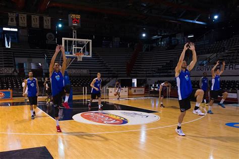 Qualificarsi agli ottavi di finale degli europei nel modo migliore possibile. La Virtus Roma regge fino a 5' dalla fine, poi la ...