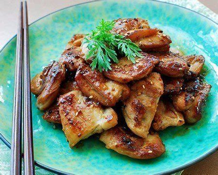 The chicken is cooked and grilled through first before the sauce is added to further the smoky flavor. Chicken Bulgogi Recipe by Hyosun Ro