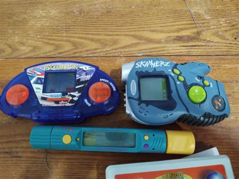 Lot Of 6 Early 1990s Electronic Games South Auction