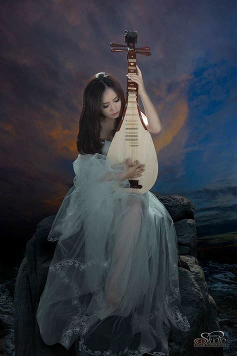 Công an phường xuân la đã tiếp nhận hồ sơ vụ việc và báo cáo công an quận tây hồ. Hình ảnh gợi cảm của diễn viên 4 đời chồng Hoàng Yến
