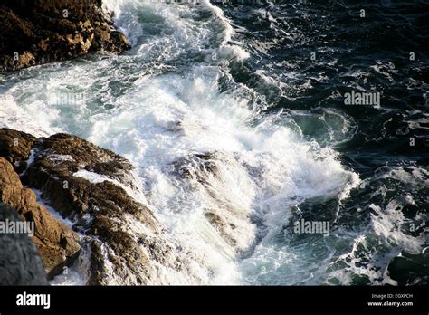 Ocean Waves Breaking On The Shore Stock Photo Alamy