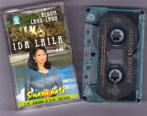 Nama mu teratas indah bercahaya laila menerangi ruang hati bersama makna mimpi kesucianmu kembalikan semangatku mendampingi cinta ku yang lalu. Lirik Lagu Suara Hati Ida Laila - Berbagai Suara