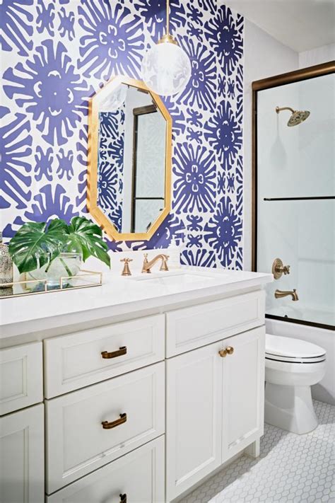 Blue And White Bathroom With Graphic Wallpaper 616x924 Wallpaper