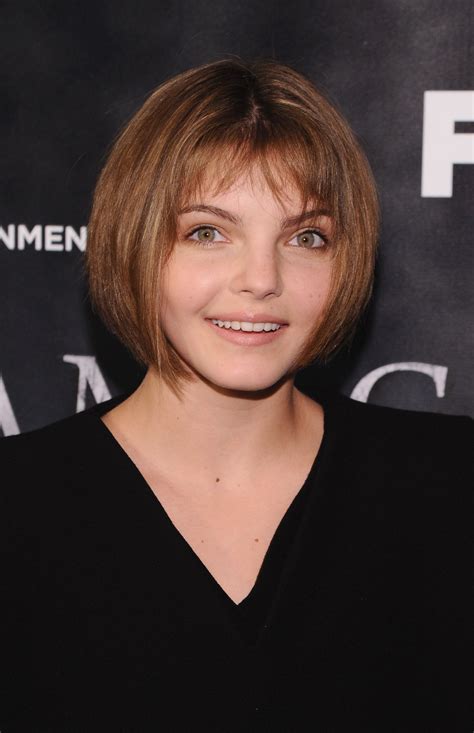 Who Is Camren Bicondova Gothams Catwoman Is A Multi Talented Teen