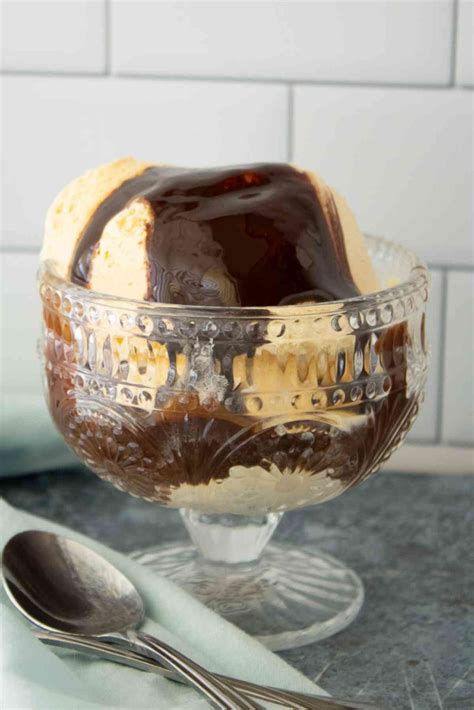 Copycat Hersheys Chocolate Syrup Recipe With Video Mindees