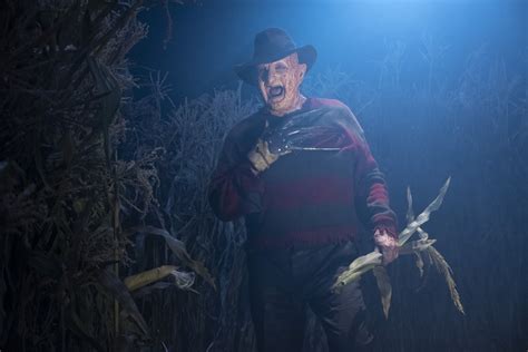 New Photos Of Robert Englund Back As Freddy Krueger Nightmare On Elm