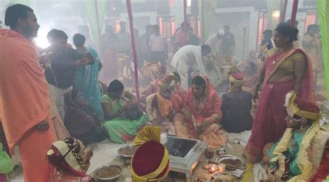 Each Woman From Transgender Community 15 Couples Tie The Knot In Raipur India News The
