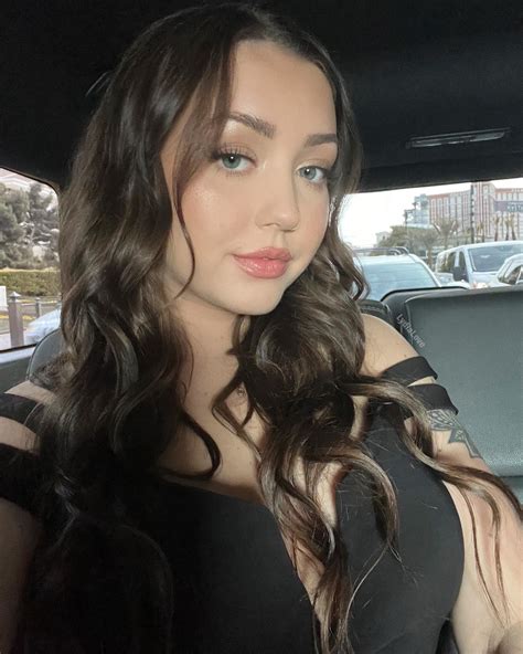 Tw Pornstars 1 Pic Lydia Love 🦋 Twitter Which Pic Is Hotter 😍 817 Pm 26 Apr 2022