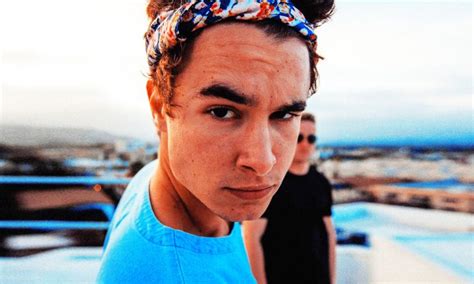 Kian Lawley Reveals Why He Wont Kiss Fans Anymore Superfame