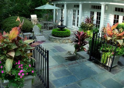 Most of the time, using a bit of stone will offer you some interesting modern touches. Flagstone Design Ideas - Landscaping Network